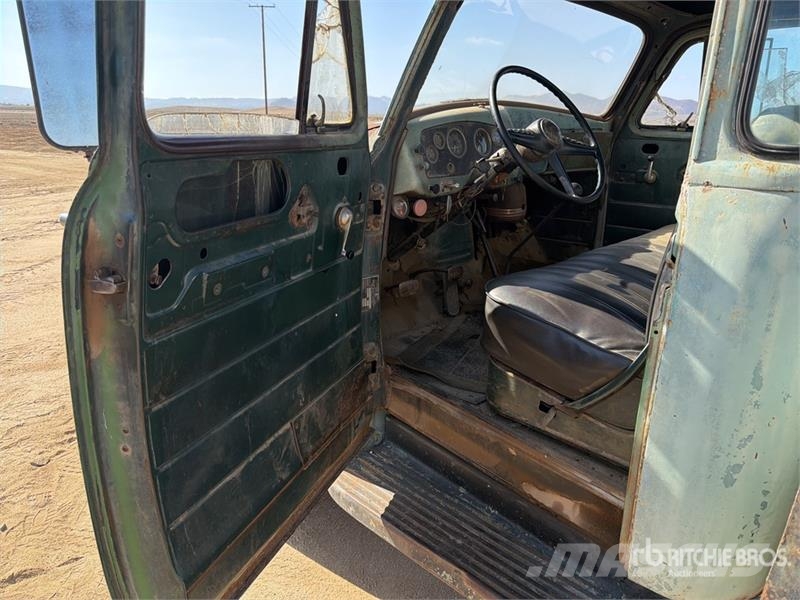 GMC 350 Water Truck Flatbed / Dropside trucks