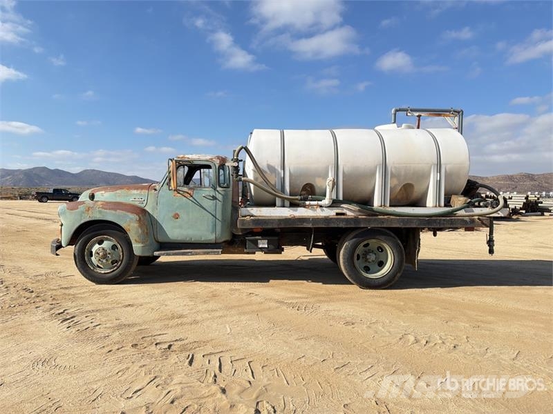 GMC 350 Water Truck Flatbed / Dropside trucks