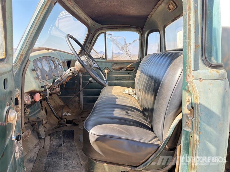GMC 350 Water Truck Flatbed / Dropside trucks