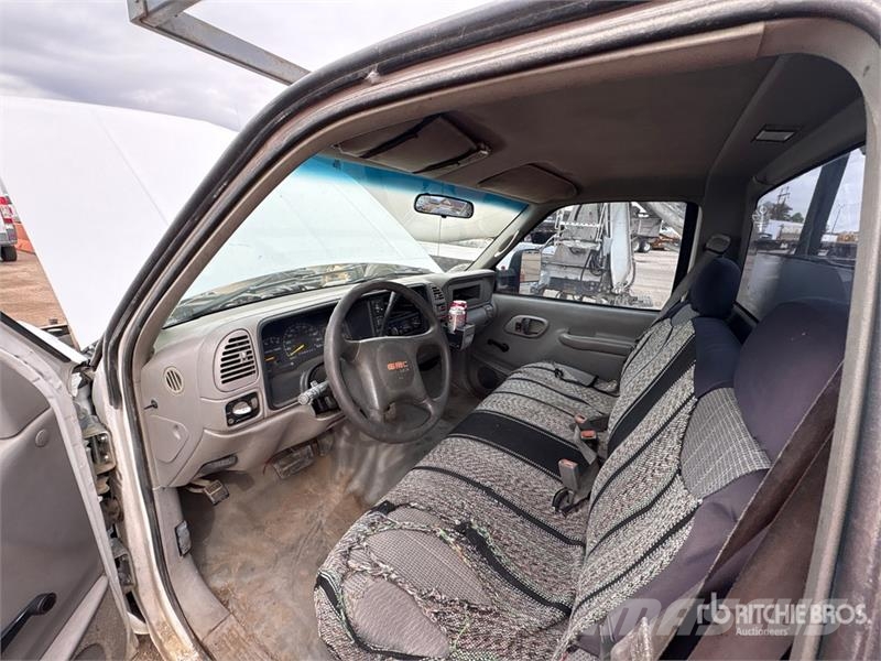GMC 3500 多目的／汎用車両