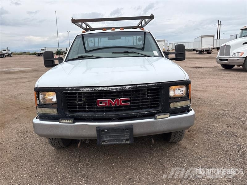 GMC 3500 多目的／汎用車両