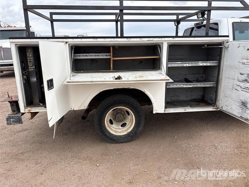 GMC 3500 多目的／汎用車両