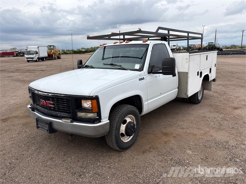 GMC 3500 多目的／汎用車両