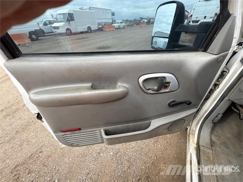 GMC 3500 多目的／汎用車両