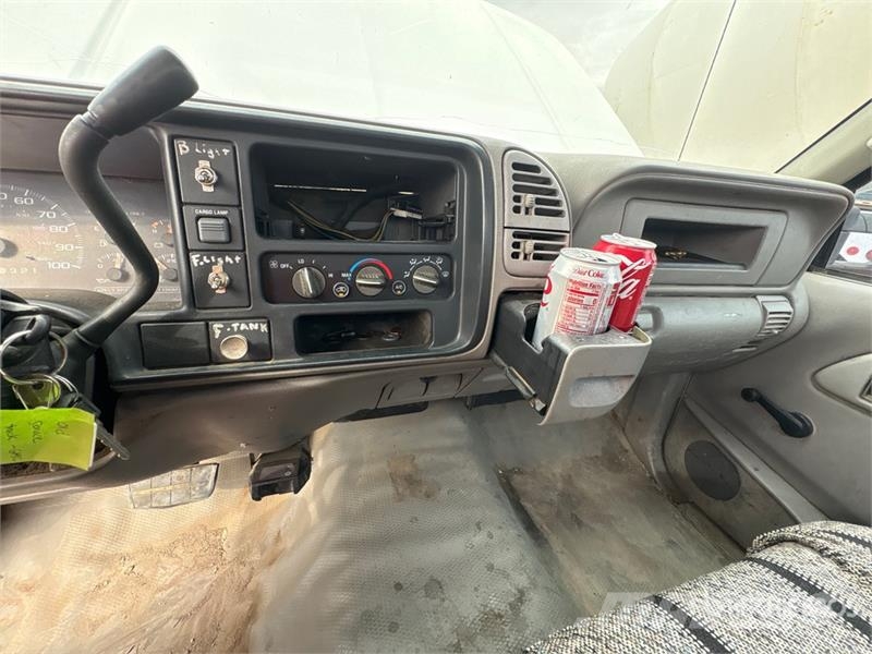 GMC 3500 多目的／汎用車両
