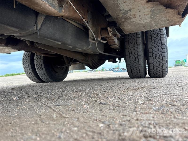 GMC 3500 多目的／汎用車両