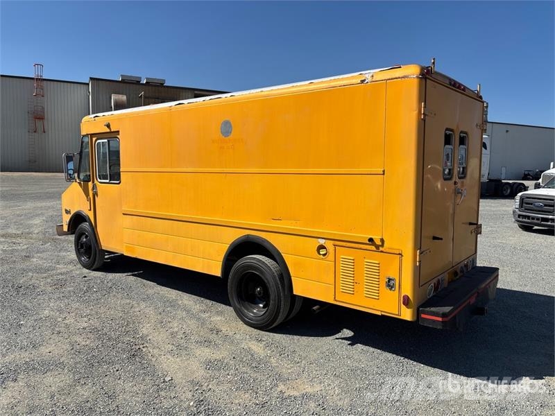GMC 3500 4x2 Step Van 박스 바디