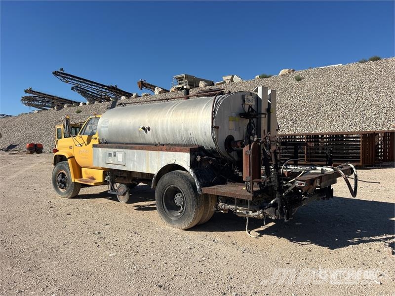 GMC 7000 Tovornjaki cisterne