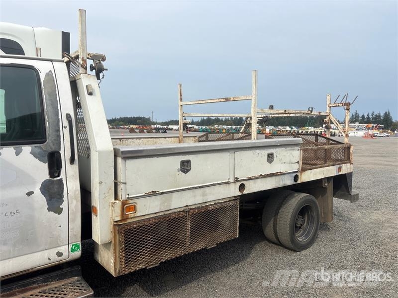 GMC C4500 Tovornjaki s kesonom/platojem