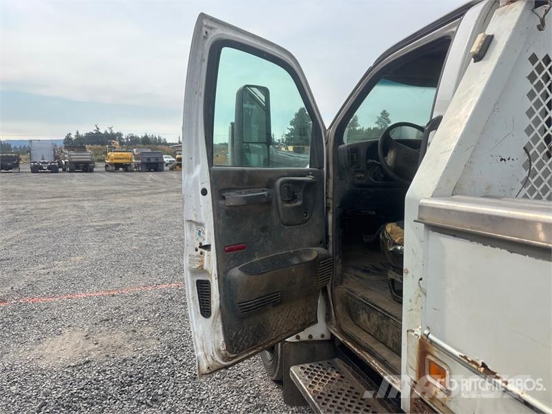 GMC C4500 Tovornjaki s kesonom/platojem