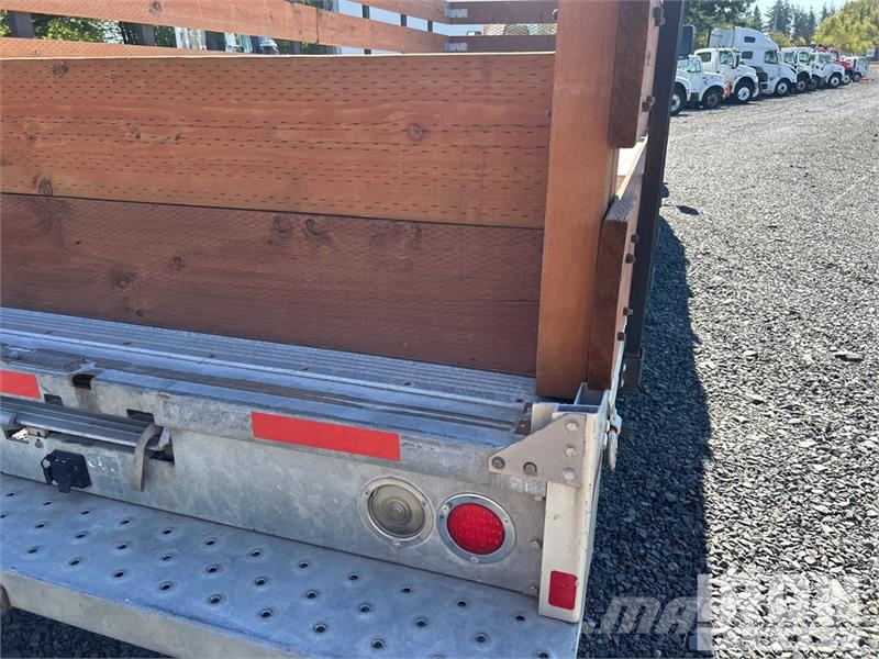 GMC C5500 平ボディー