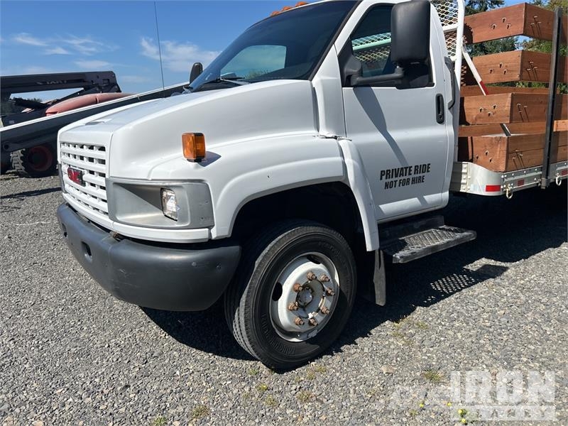 GMC C5500 平ボディー