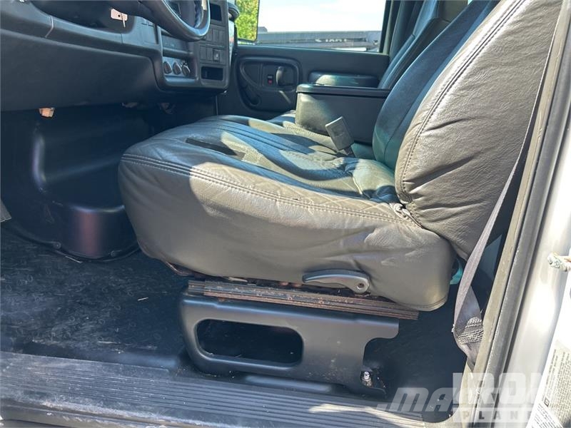 GMC C5500 平ボディー