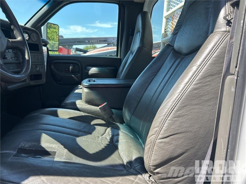GMC C5500 平ボディー