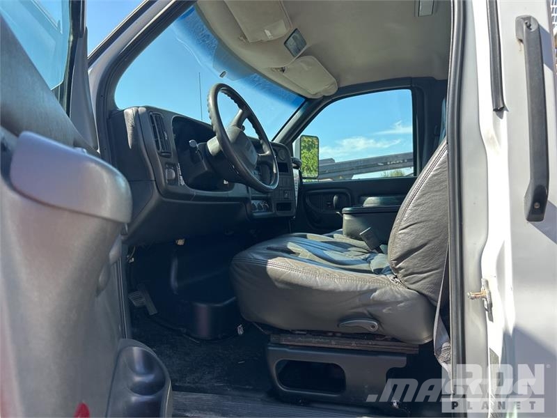GMC C5500 平ボディー