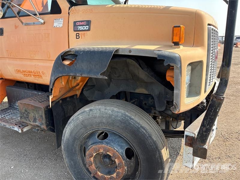 GMC C7500 Tovornjaki za žagovino