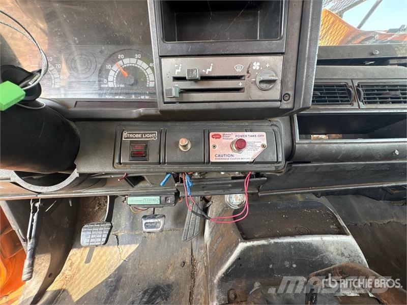 GMC C7500 Tovornjaki za žagovino
