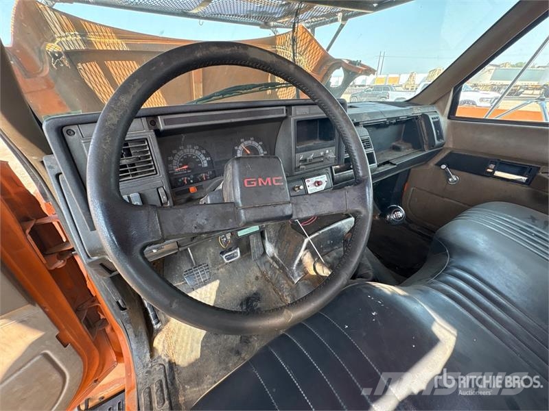 GMC C7500 Tovornjaki za žagovino