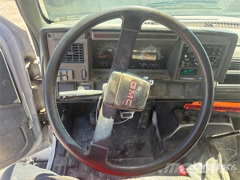 GMC C7500 Tipper trucks