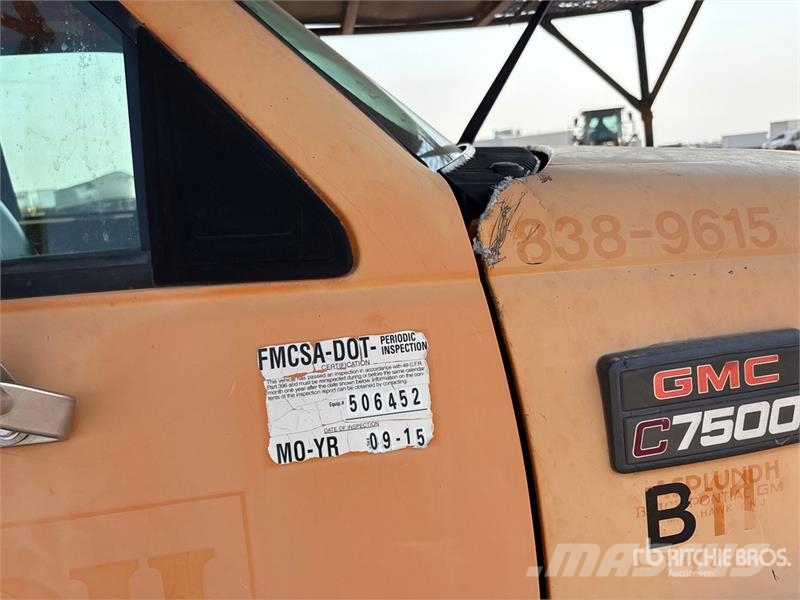 GMC C7500 Tovornjaki za žagovino