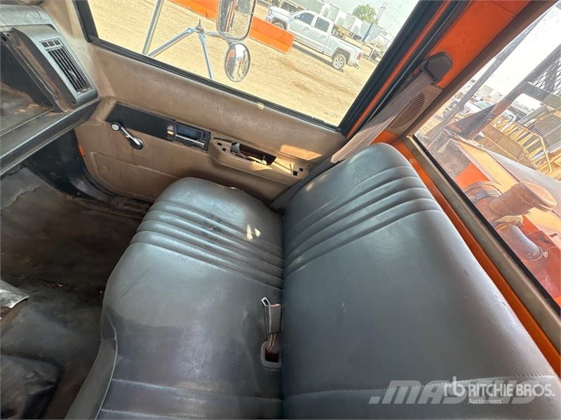 GMC C7500 Tovornjaki za žagovino