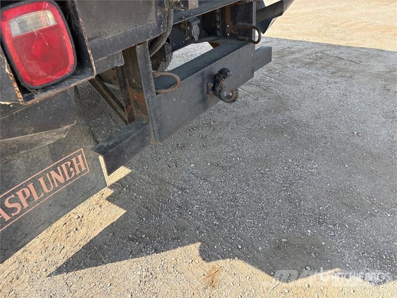GMC C7500 Tovornjaki za žagovino
