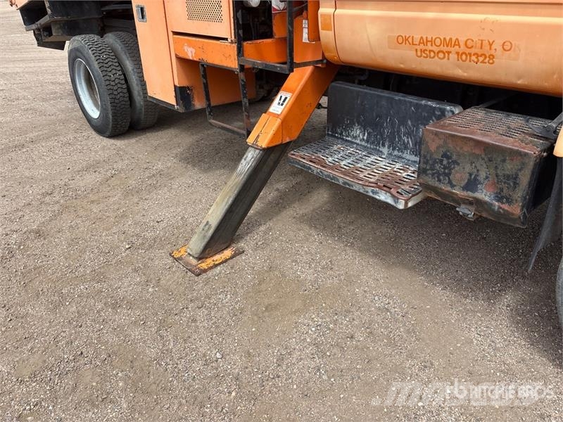 GMC C7500 Tovornjaki za žagovino