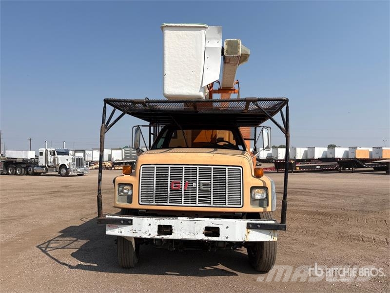 GMC C7500 Tovornjaki za žagovino