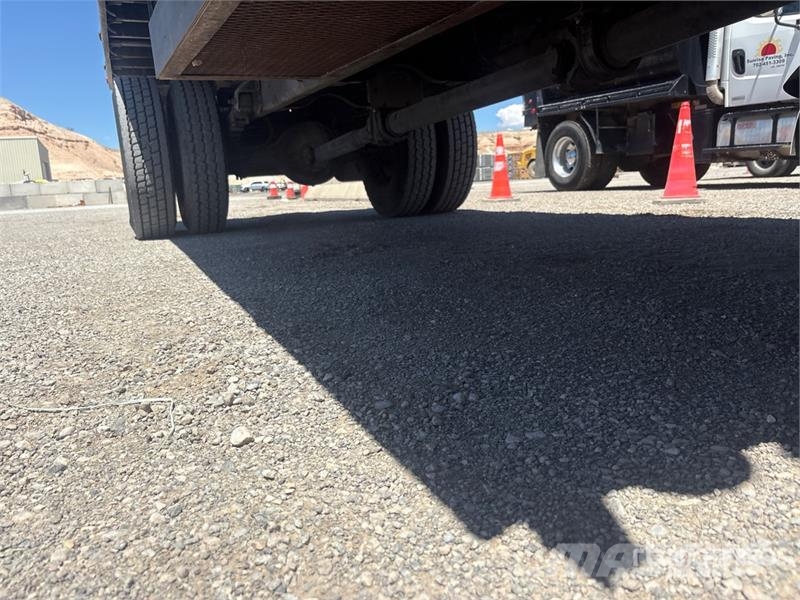 GMC C7500 Tipper trucks