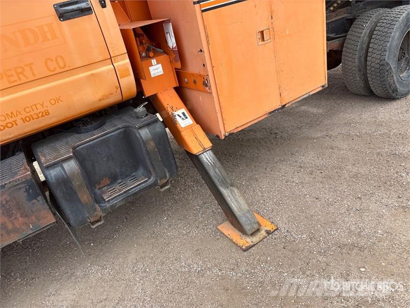 GMC C7500 Tovornjaki za žagovino