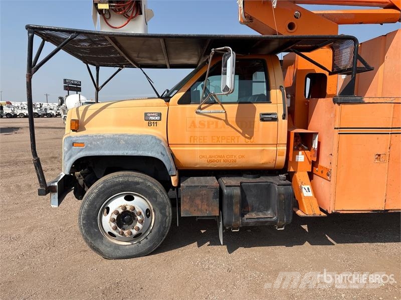 GMC C7500 Tovornjaki za žagovino