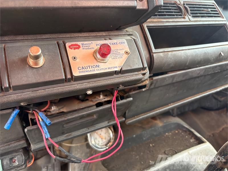 GMC C7500 Tovornjaki za žagovino