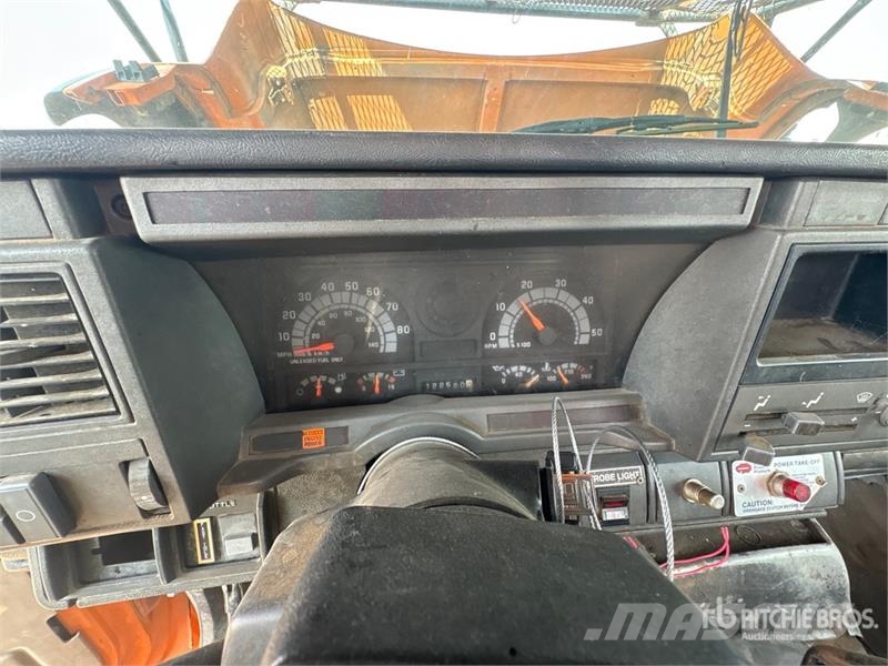 GMC C7500 Tovornjaki za žagovino