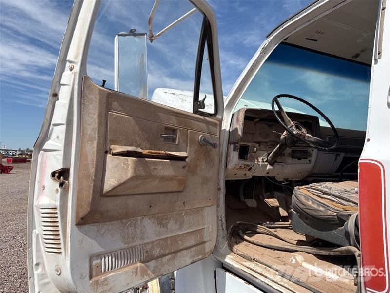 GMC C7500 4x2 Propane Delivery Truck (Inoperable) Andere Fahrzeuge