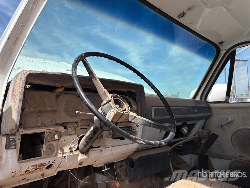 GMC C7500 4x2 Propane Delivery Truck (Inoperable) Andere Fahrzeuge