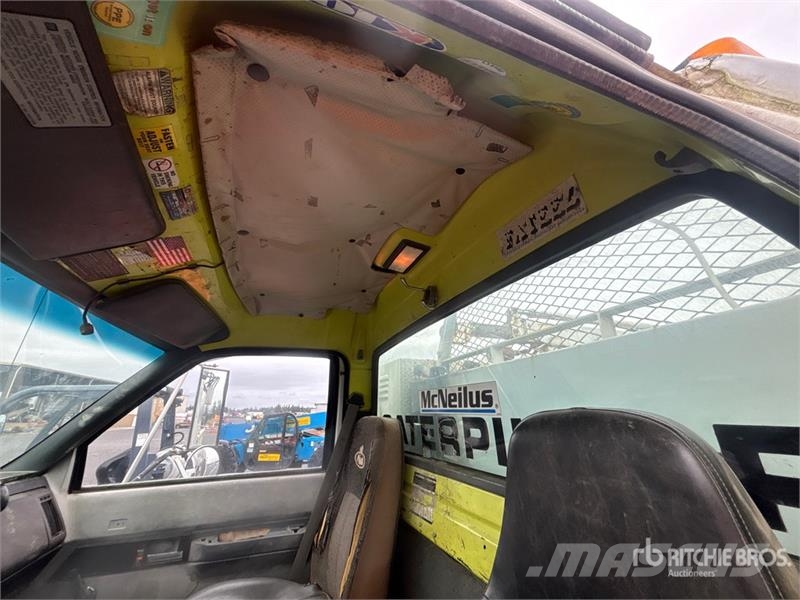 GMC C7500 4x2 Service Truck مركبات الأغراض العامة