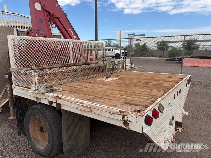 GMC Knuckle Boom on GMC C5500 4x4 Boom Truck Vlakke laadvloer met kraan