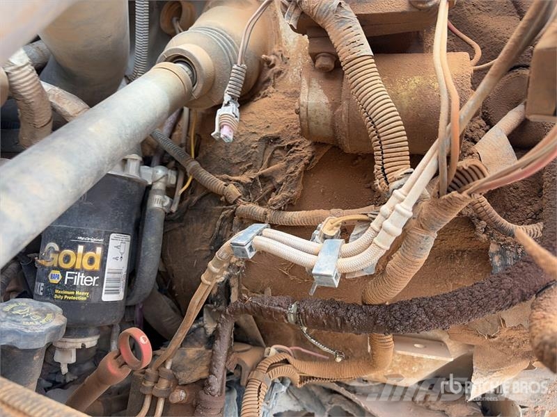 GMC Knuckle Boom on GMC C5500 4x4 Boom Truck Vlakke laadvloer met kraan