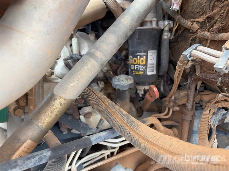 GMC Knuckle Boom on GMC C5500 4x4 Boom Truck Vlakke laadvloer met kraan