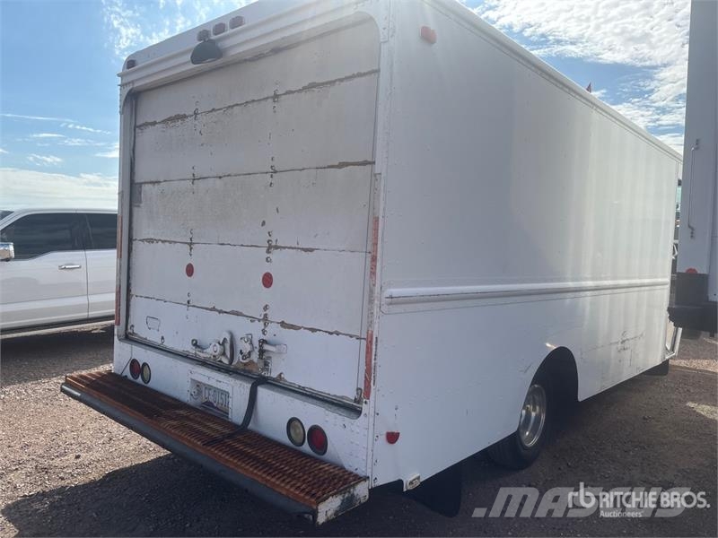 GMC P3500 4x2 Step Van (Inoperable) Skříňová nástavba