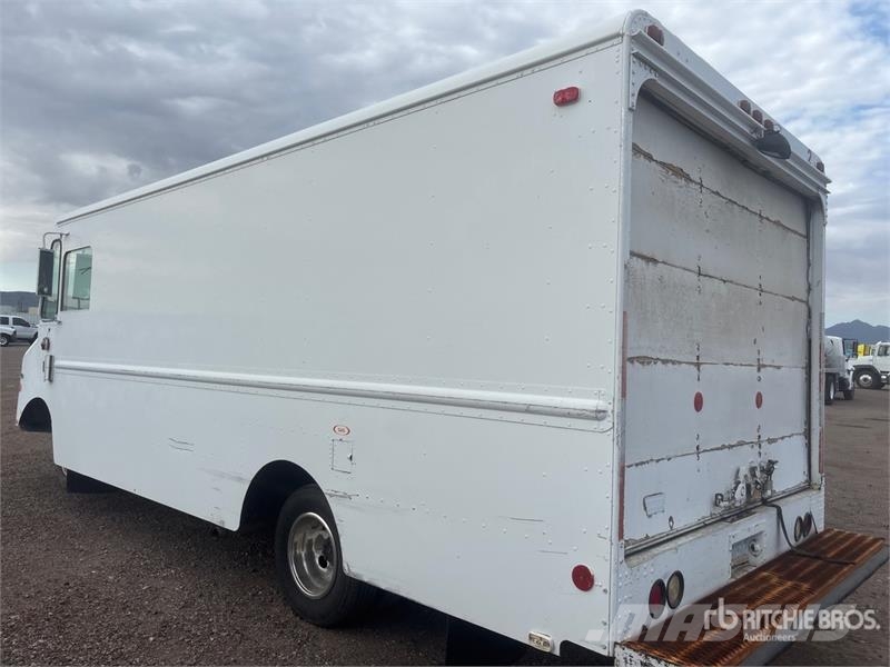 GMC P3500 4x2 Step Van (Inoperable) Skříňová nástavba