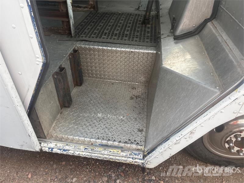 GMC P3500 4x2 Step Van (Inoperable) Skříňová nástavba