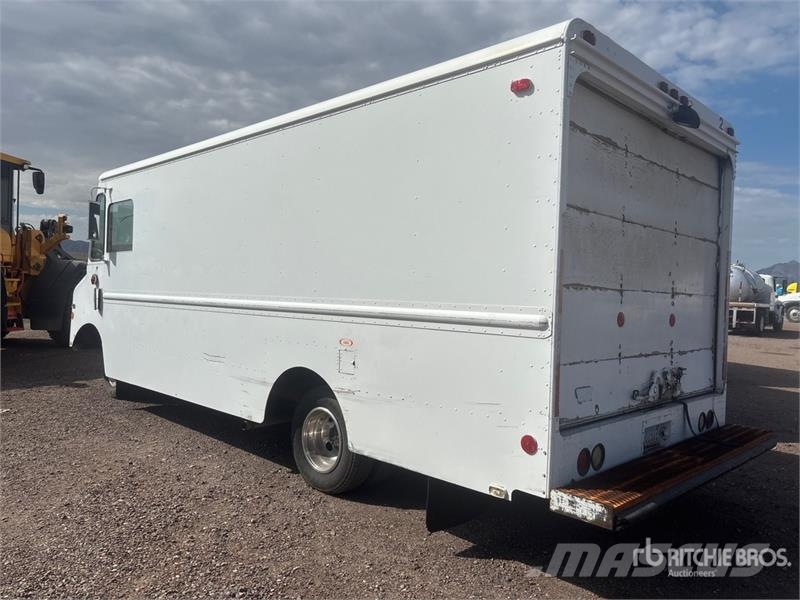 GMC P3500 4x2 Step Van (Inoperable) Skříňová nástavba