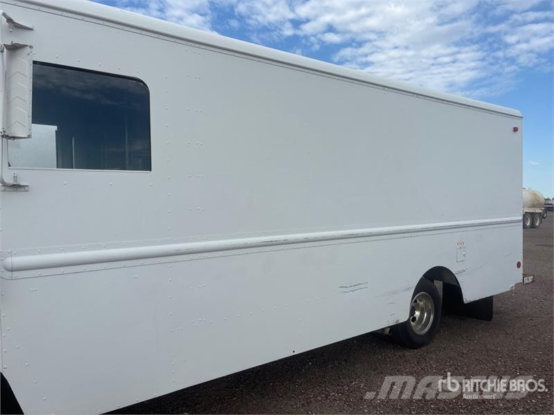 GMC P3500 4x2 Step Van (Inoperable) Skříňová nástavba