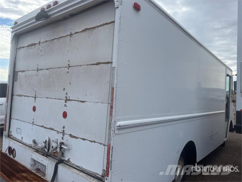 GMC P3500 4x2 Step Van (Inoperable) Skříňová nástavba