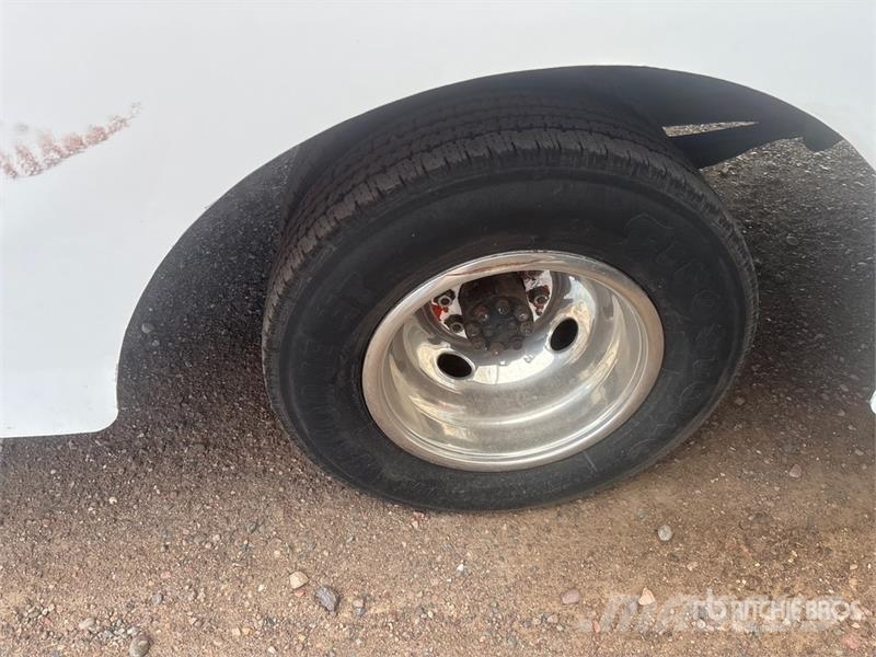 GMC P3500 4x2 Step Van (Inoperable) Skříňová nástavba