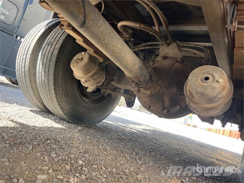 GMC PM 6 6720 lb Knuckle Boom on GMC C7500 4x2 Boom T Automobiliniai kranai