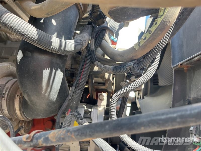 GMC PM 6 6720 lb Knuckle Boom on GMC C7500 4x2 Boom T Automobiliniai kranai