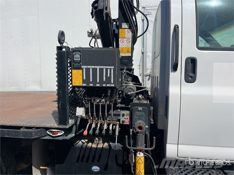 GMC PM 6 6720 lb Knuckle Boom on GMC C7500 4x2 Boom T Automobiliniai kranai