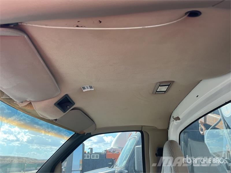 GMC PM 6 6720 lb Knuckle Boom on GMC C7500 4x2 Boom T Automobiliniai kranai